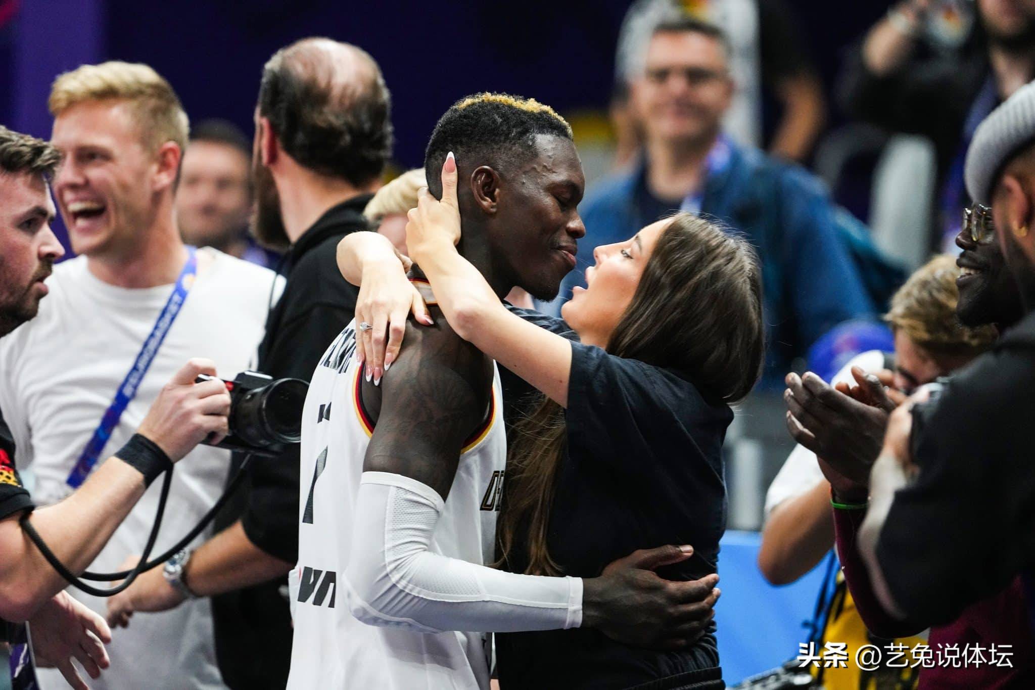 包含莱万多夫斯基焦点对战，东契奇与40激战日本队分钟，表现优异胜负难料！观众掌声雷动的词条爱游戏官方网站