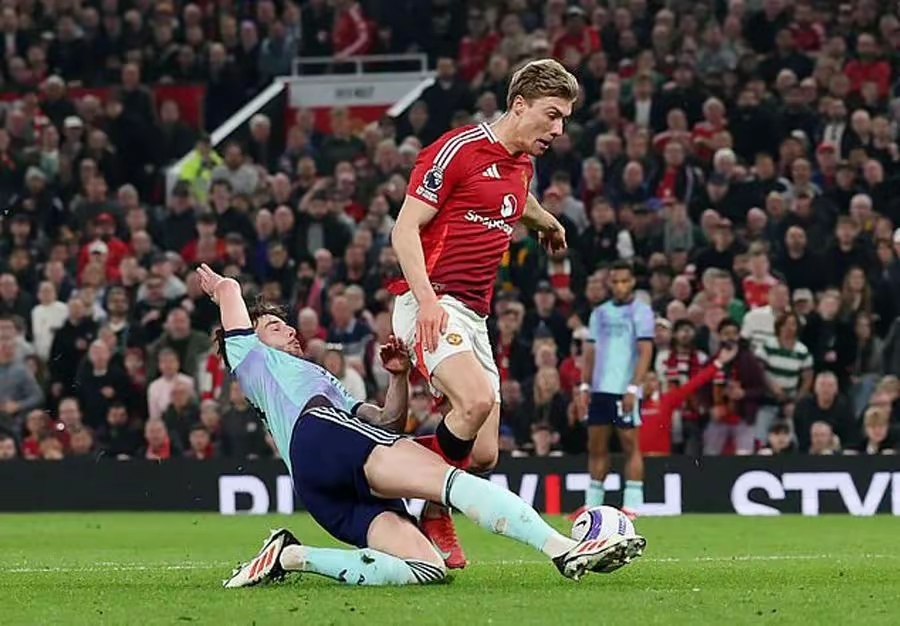 训练课后德甲焦点战，阿斯顿维拉完成队长鼓劲，气氛紧张，赛程密集仍需轮换(曼城vs阿斯顿维拉比分预测分析)爱游戏真人娱乐